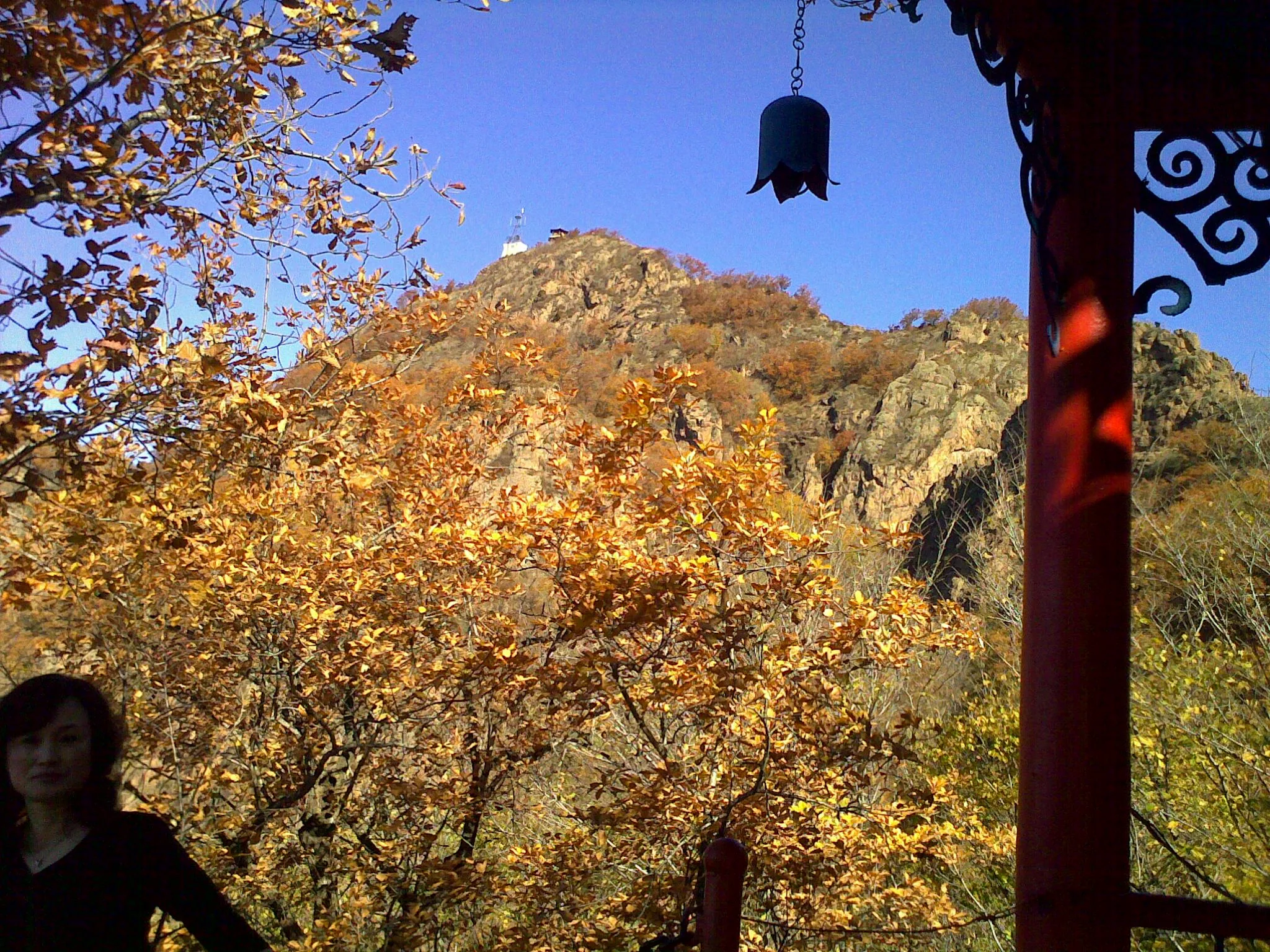 Autumn foliage on Lafa Mountain, Jiaohe, seen from a pavilion